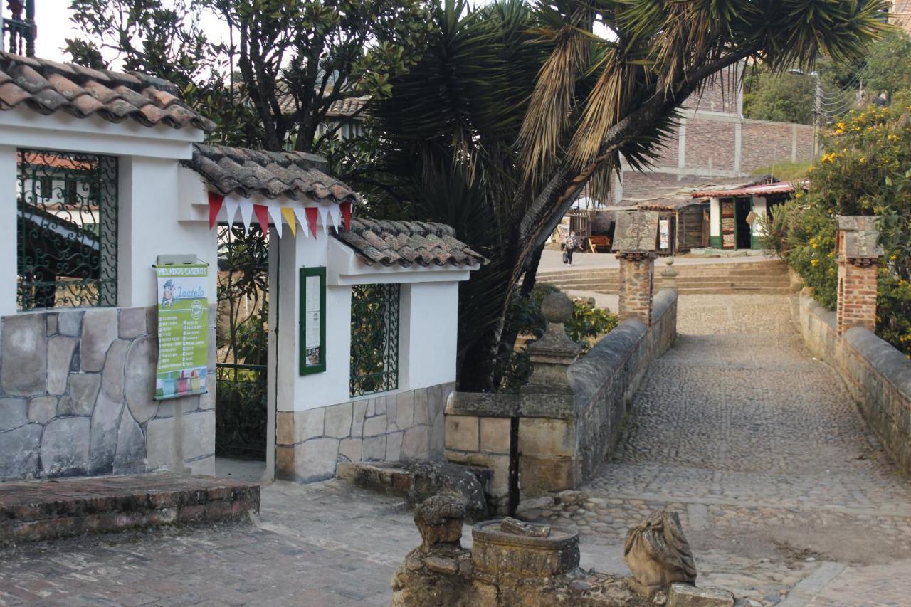 Hotel Calicanto Real Cafe Museo Mongui Exterior photo